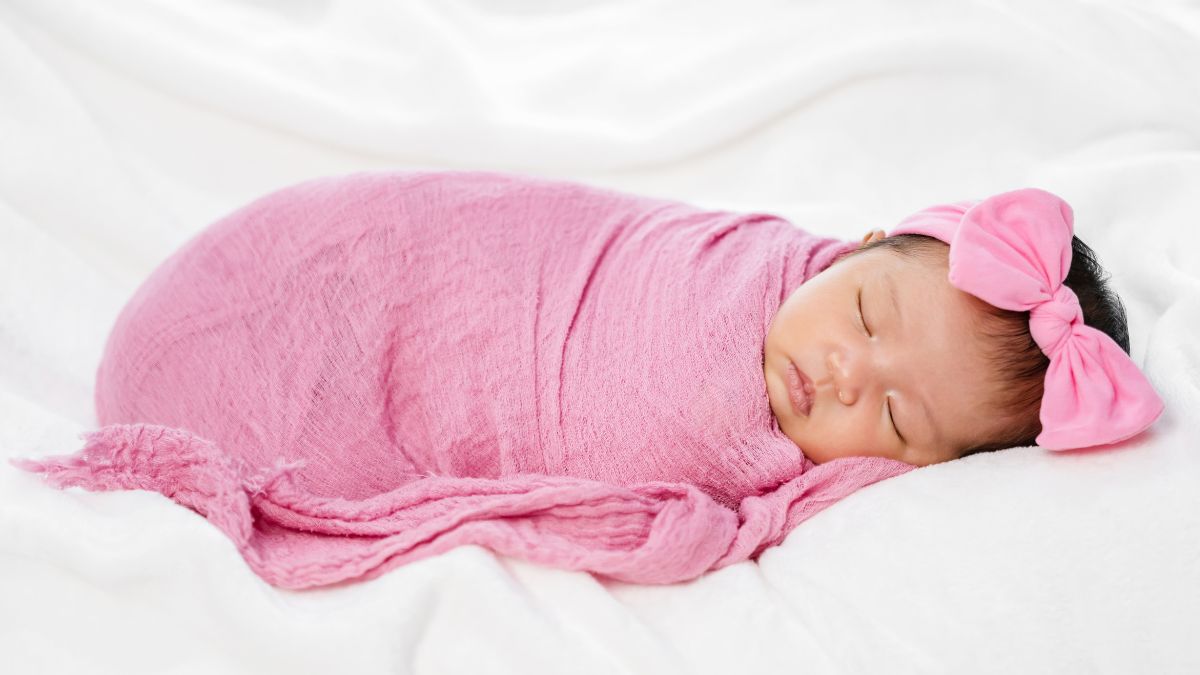 When is the Right Time to Stop Swaddling Your Baby