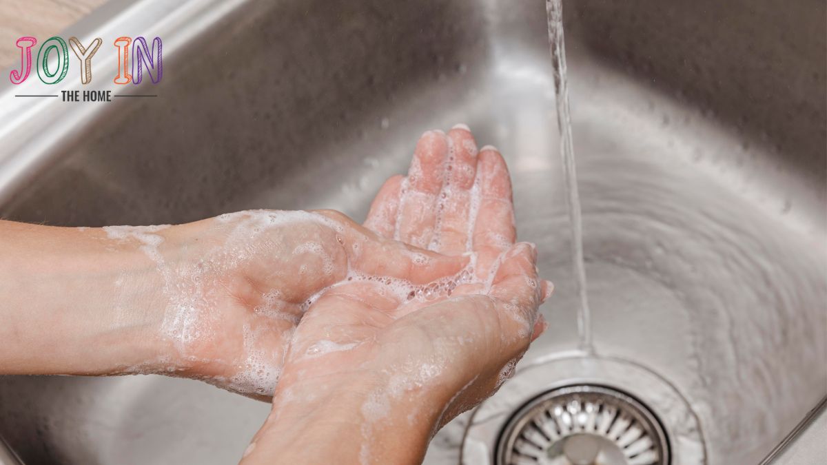 washing hands after fecal smearing