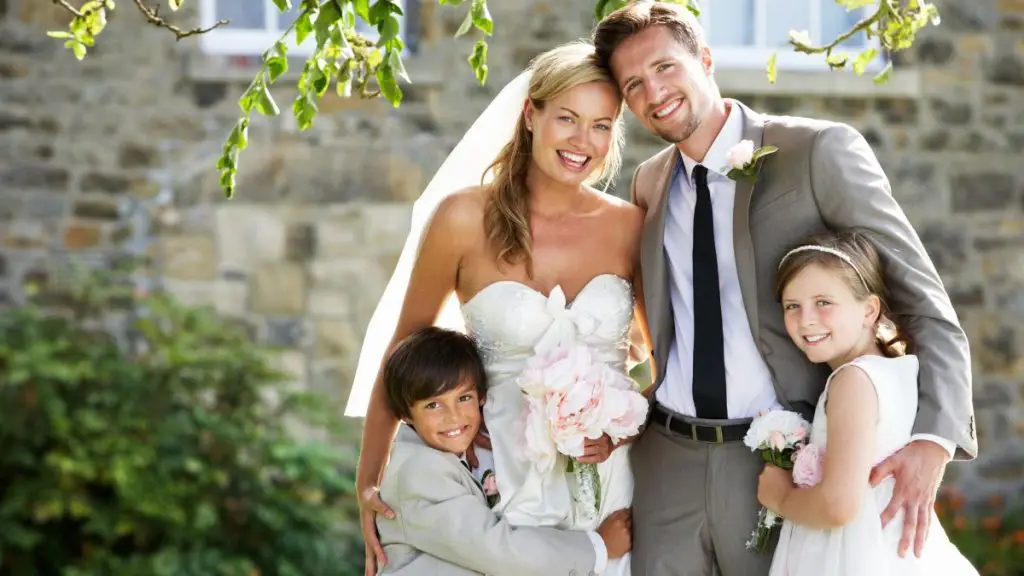 18 Hilarious & Heartwarming Blended Family Wedding Scripts